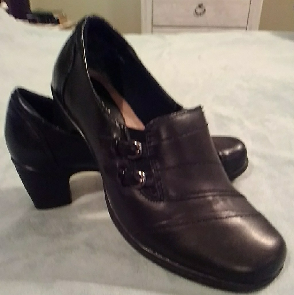 Thom McAn Black Booties